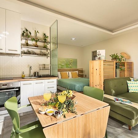 Olive Lemon Biophilic House & Lush Forest Garden バモス エクステリア 写真